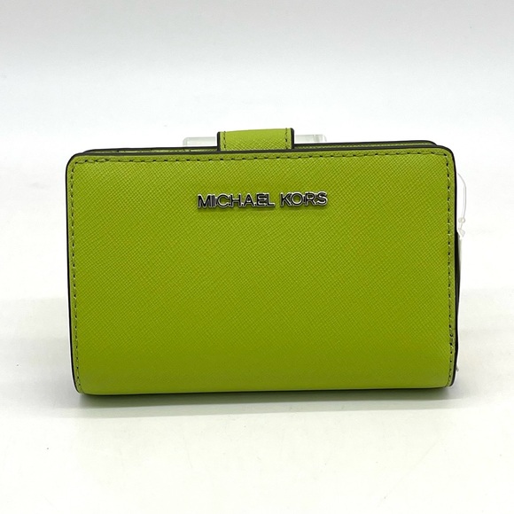 Michael Kors Medium Bifold Zip Corner Wallet - Picture 3 of 8